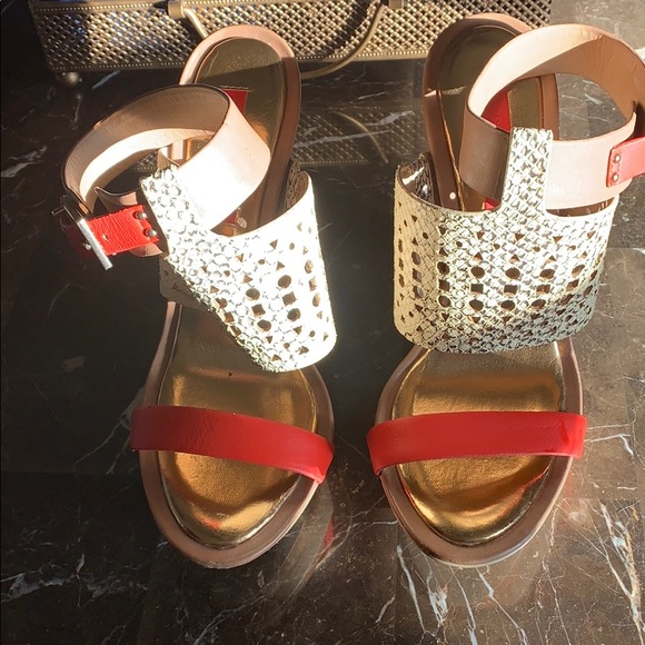 BCBGMaxAzria Basically brand New - Picture 2 of 8